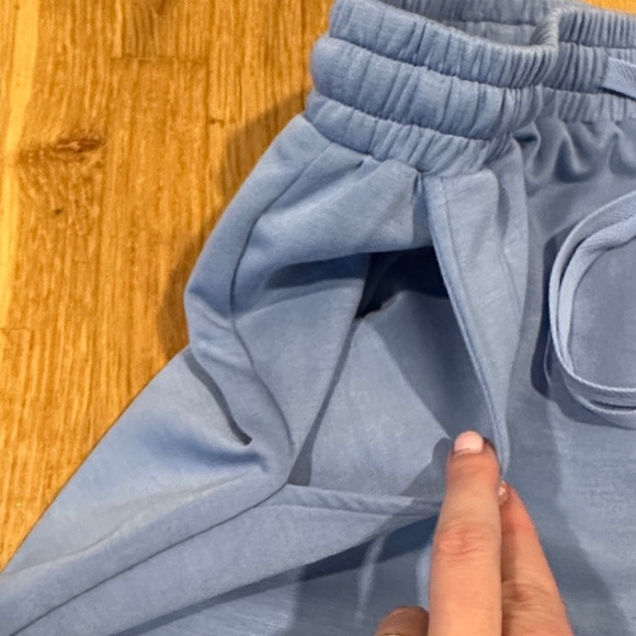 Glamaker | Women’s Periwinkle/Blue Sleeveless Zip-Up Top and Shorts Set - Picture 7 of 14